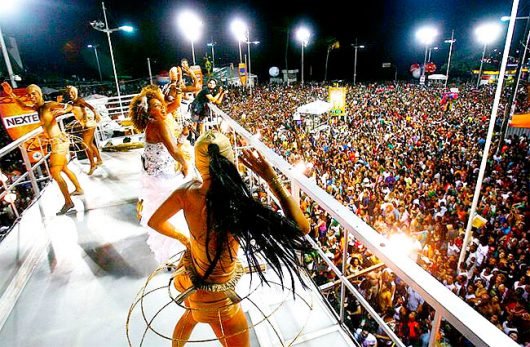 trio-eletrico-carnaval-en-brasil