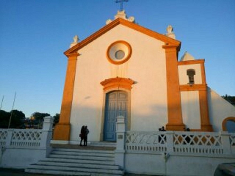 Iglesia al atardecer en Santo Antonio de Lisboa